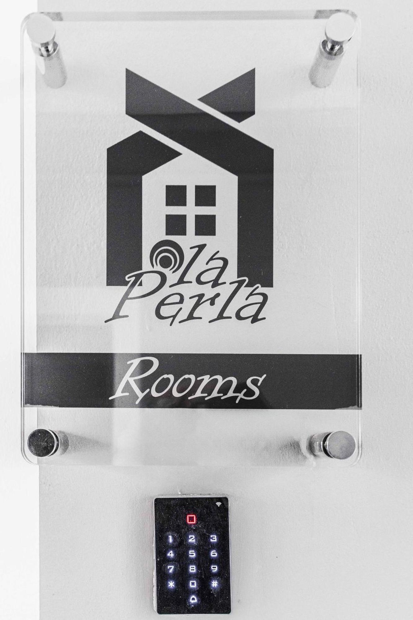 La Perla Rooms 사론노 외부 사진